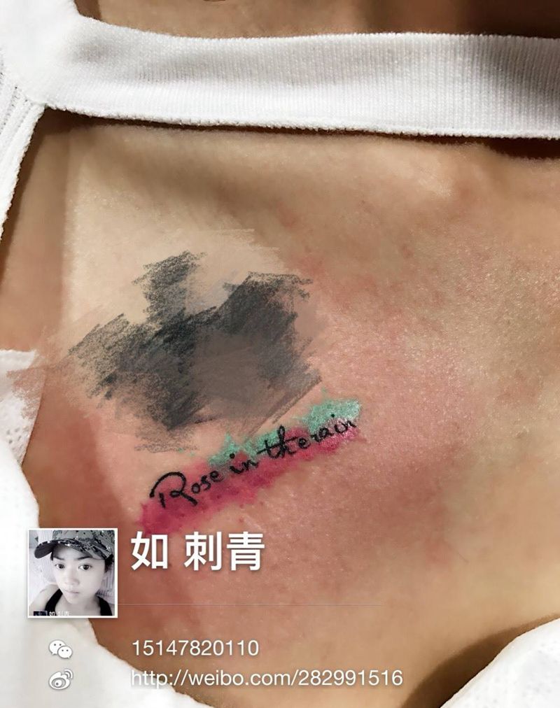 覆盖红色字母纹身图片