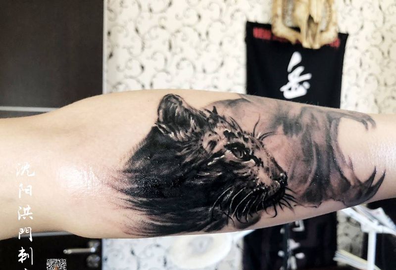 看看这只有一颗老虎心的猫咪纹身图片_臀部欧美写实纹身图案