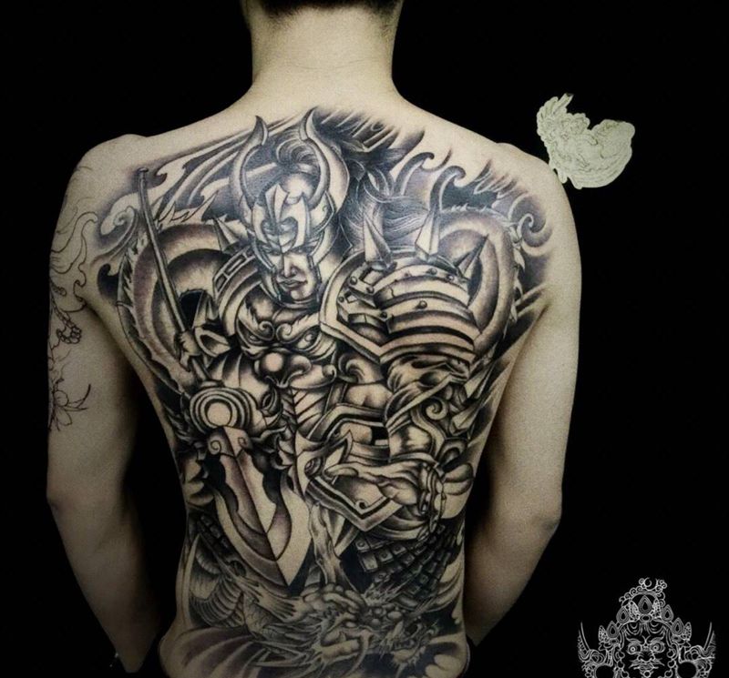 战神纹身图片_背部新传统纹身图案