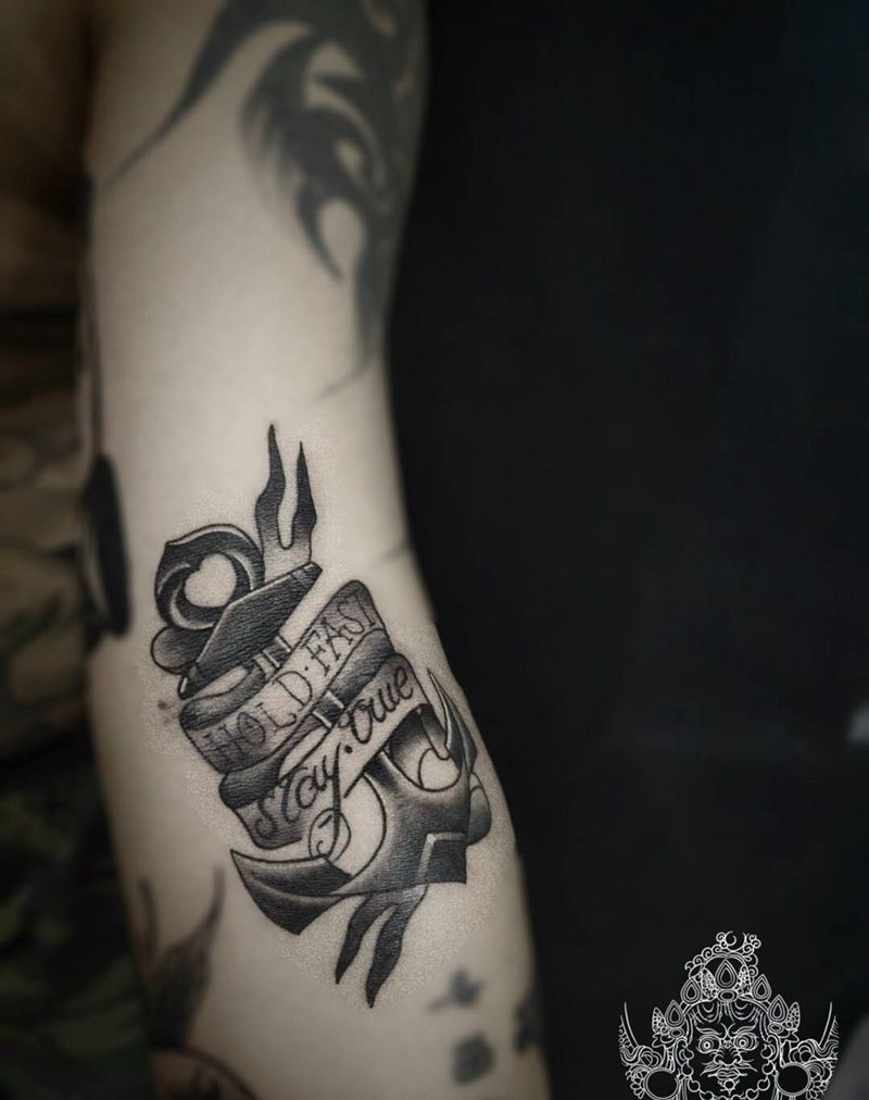 黑灰小图纹身图片_手臂Old School纹身图案