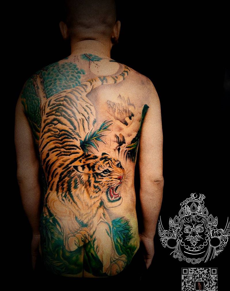 中国风,好看哈纹身图片_背部新传统水彩纹身图案