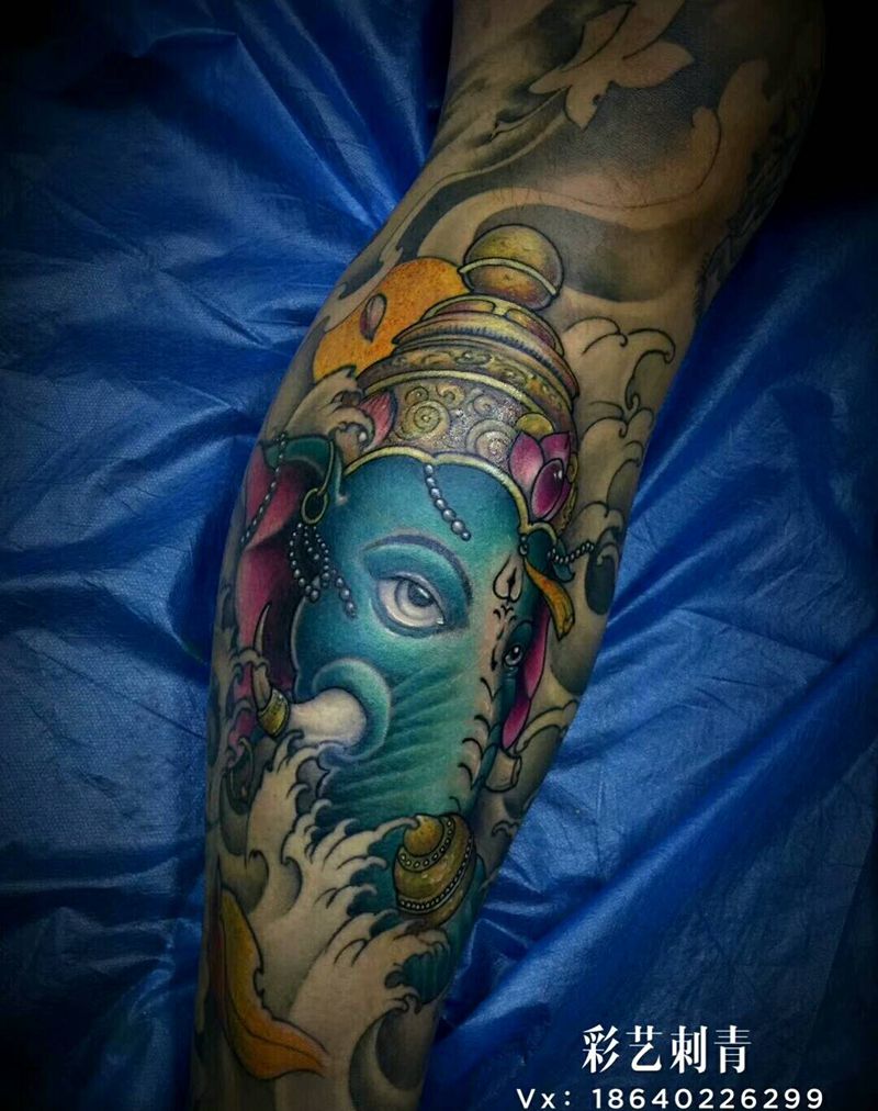彩色象神，店长作品纹身图片_腿部新传统纹身图案