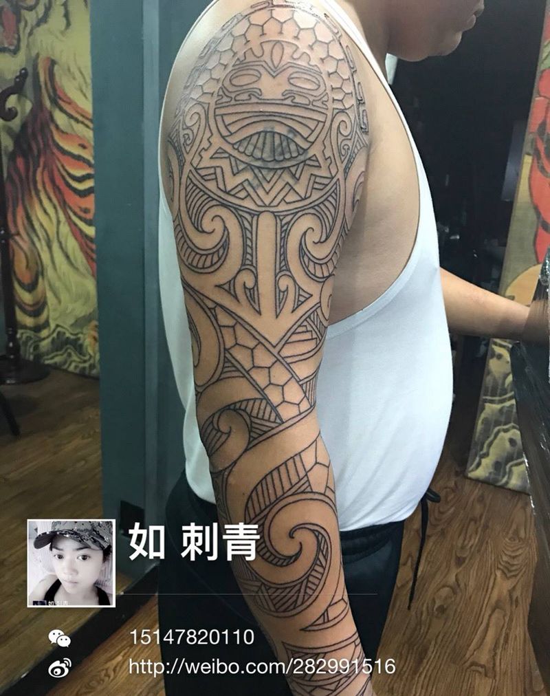 图腾花臂纹身图片