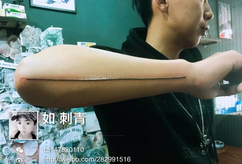 直线纹身图片