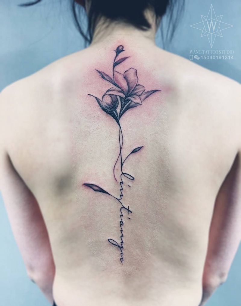 百合花纹身图片_成品背部欧美植物字符纹身图案