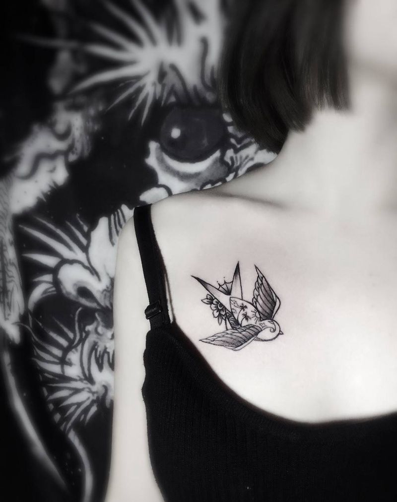 燕子纹身图片_成品胸部清新动物纹身图案