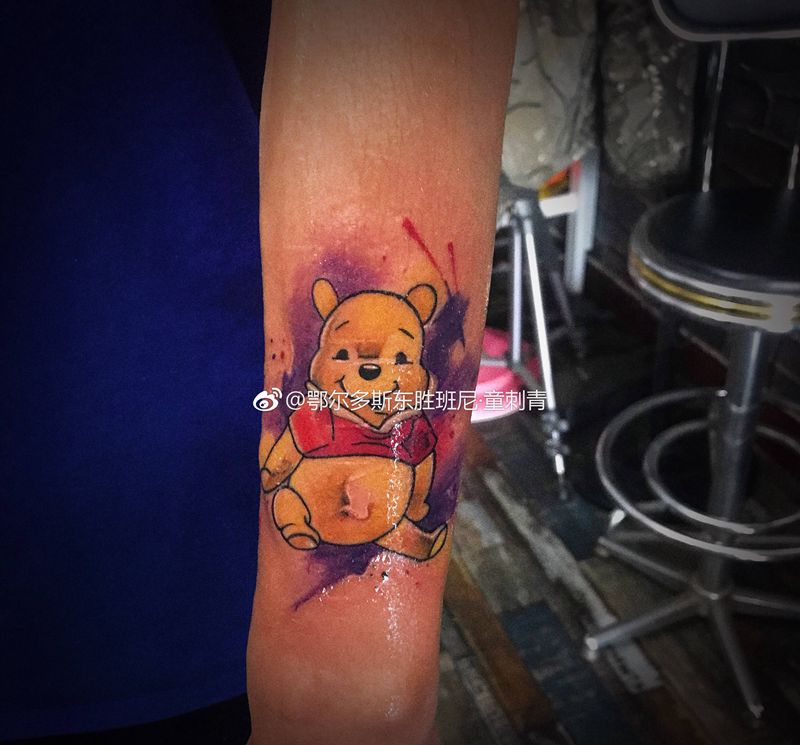 维尼熊纹身图片_手臂New School纹身图案