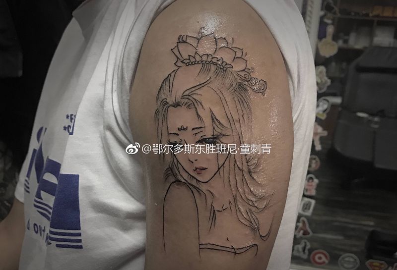 美女线条图纹身图片_手臂老传统纹身图案