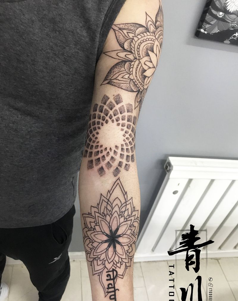 线条花纹身图片_手臂纹身图案