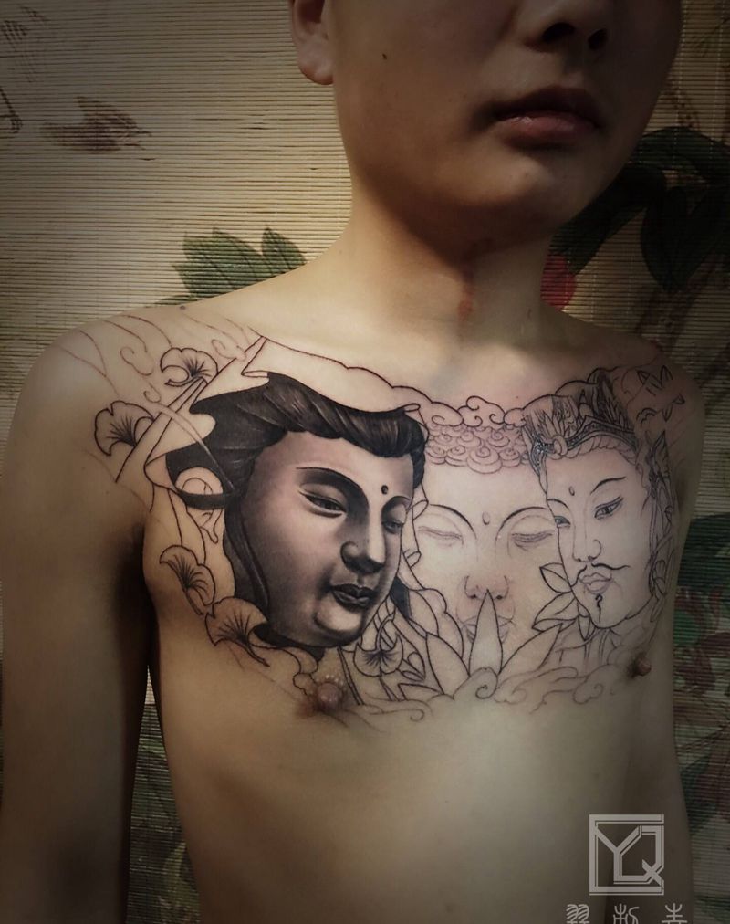 三面佛纹身图片_胸部腹部新传统三面佛胸前花胸纹身图案