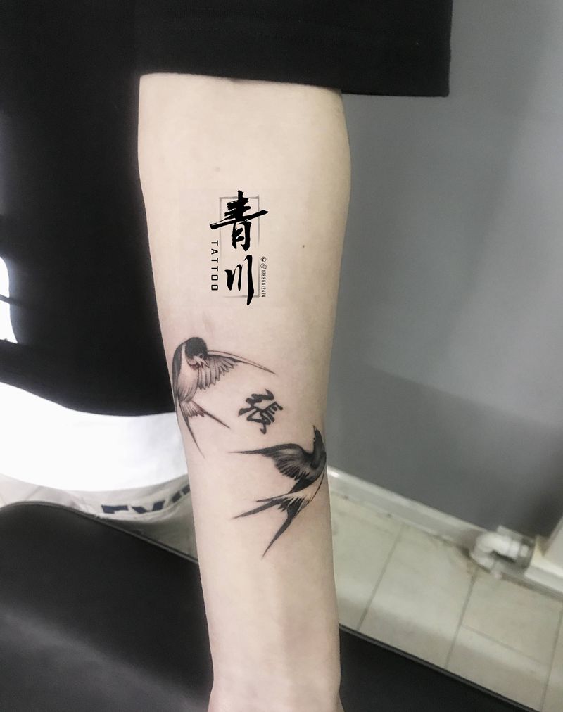 小燕子纹身图片_手臂纹身图案