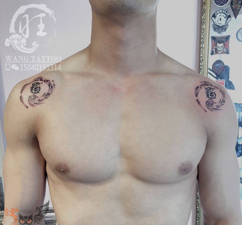 《双肩图腾》＋《藏文感恩父母》纹身图片_成品肩部腰部传统欧美字符图腾纹身图案