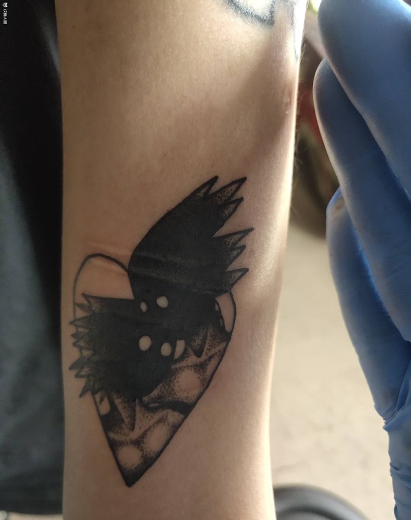 暗黑小图纹身图片_手臂点刺纹身图案