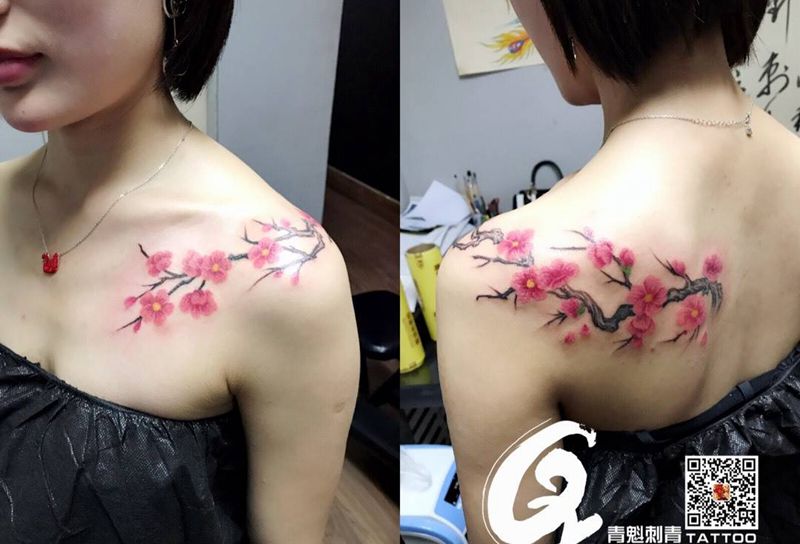 肌如白雪梅胜火纹身图片