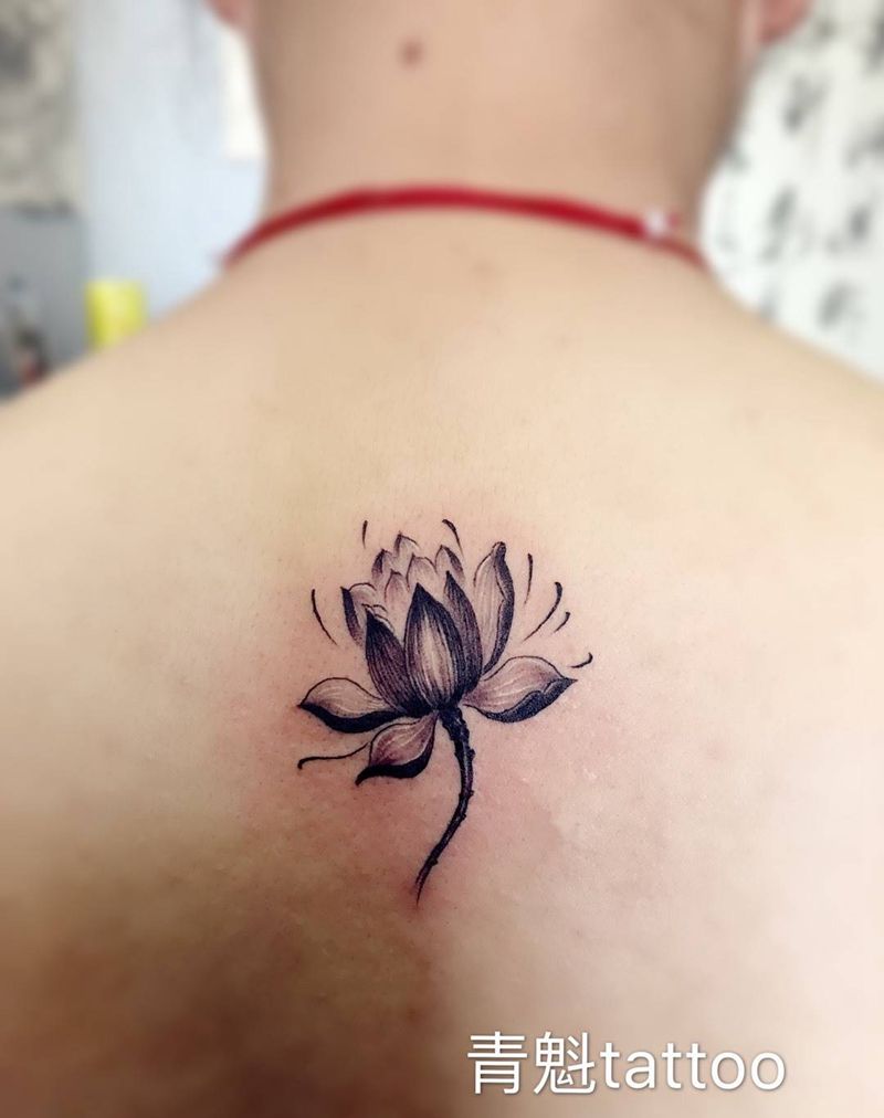莲纹身图片