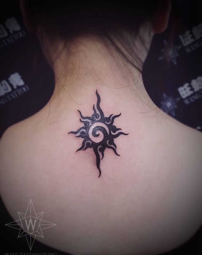 太阳图腾纹身图片_成品颈部欧美清新图腾纹身图案