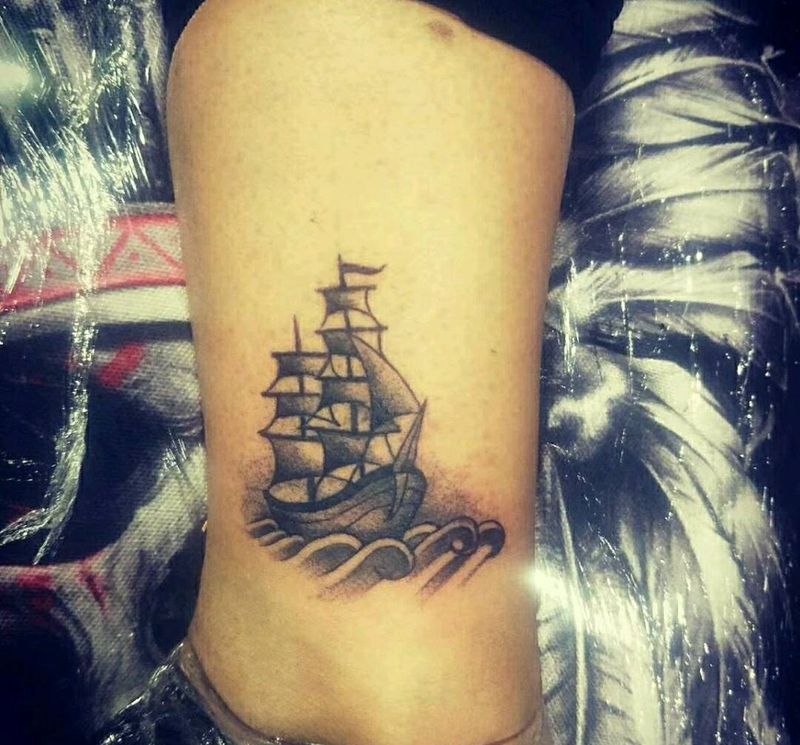 情侣图纹身图片_脚部纹身图案