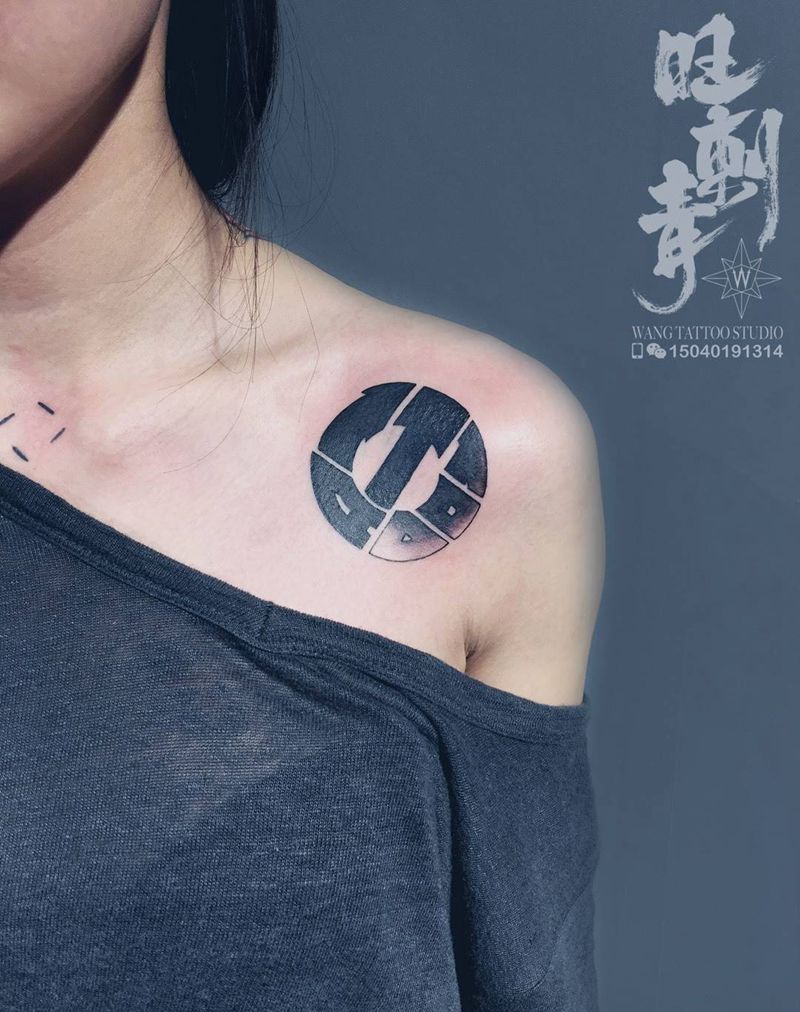图腾字母纹身图片_肩部图腾纹身图案
