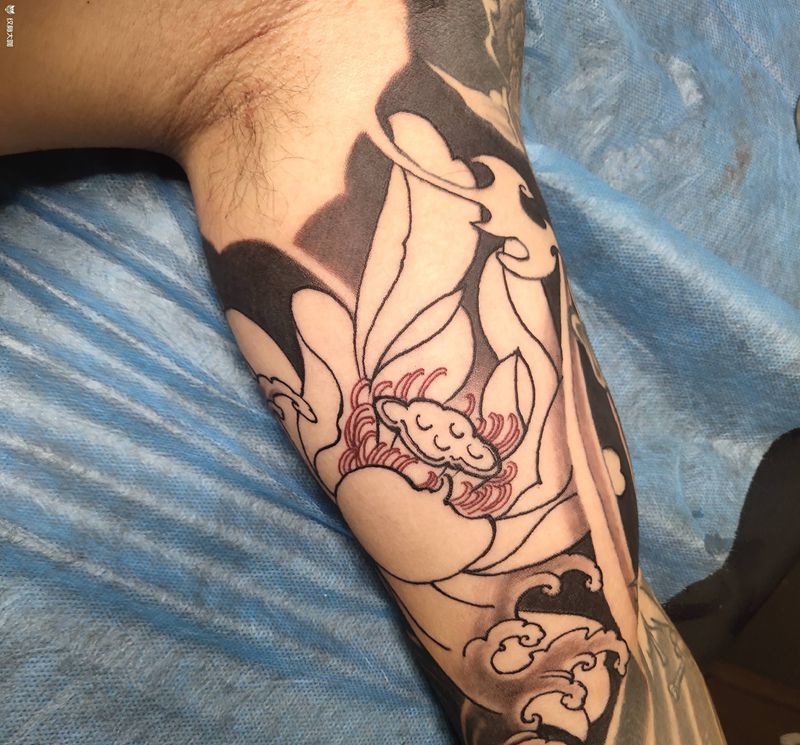 荷花填空纹身图片_手臂新传统纹身图案