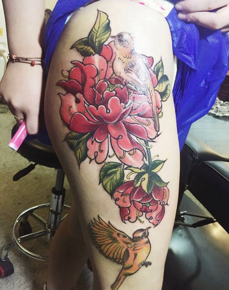 蜂鸟牡丹纹身图片
