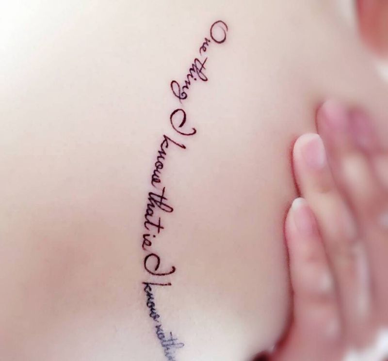 胸下英文纹身图片