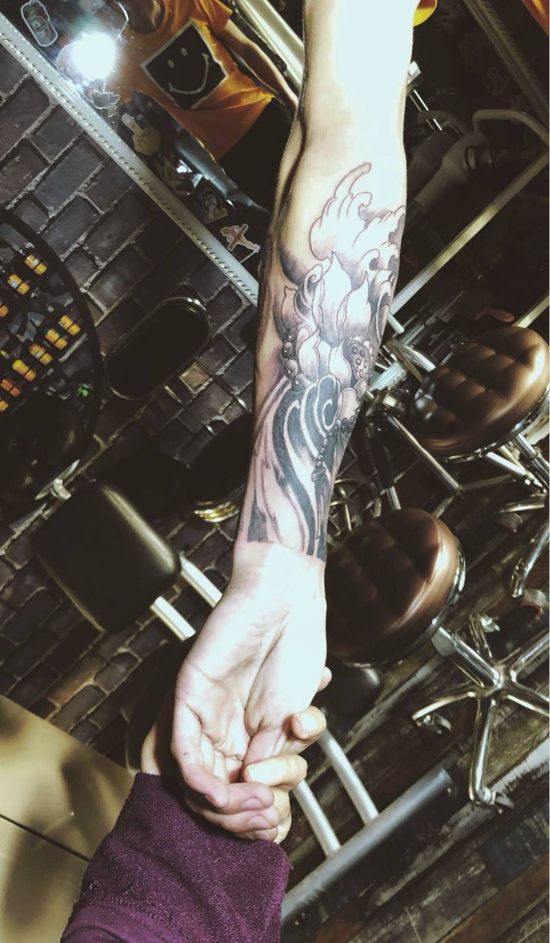 包小臂 狐狸 莲花纹身图片