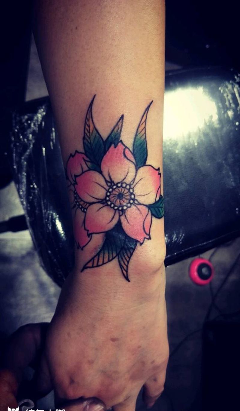 疤痕遮盖纹身图片_手臂新传统纹身图案