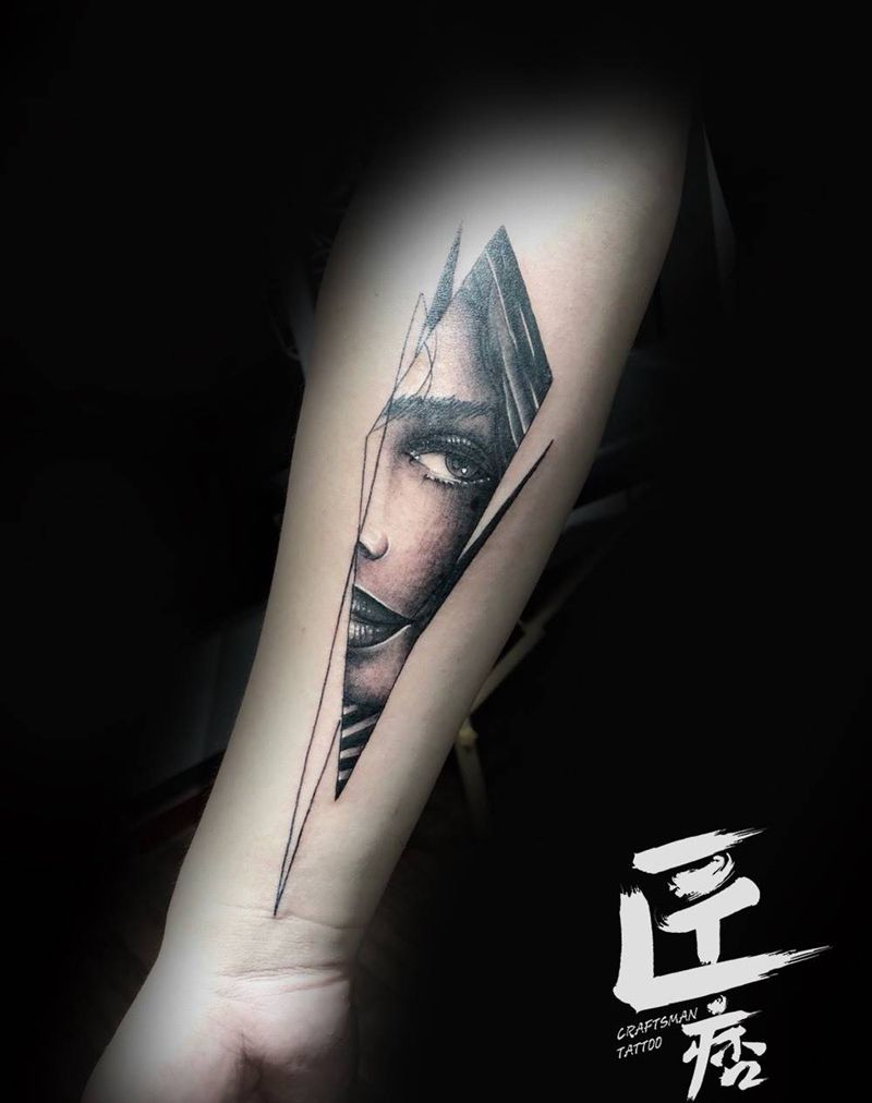 半脸女郎纹身图片