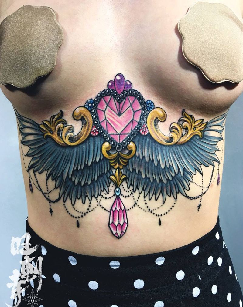 水晶心翅膀纹身图片_胸部欧美动物几何纹身图案