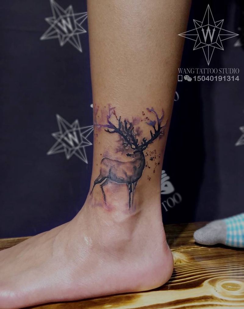 小鹿纹身图片_成品腿部欧美清新动物纹身图案