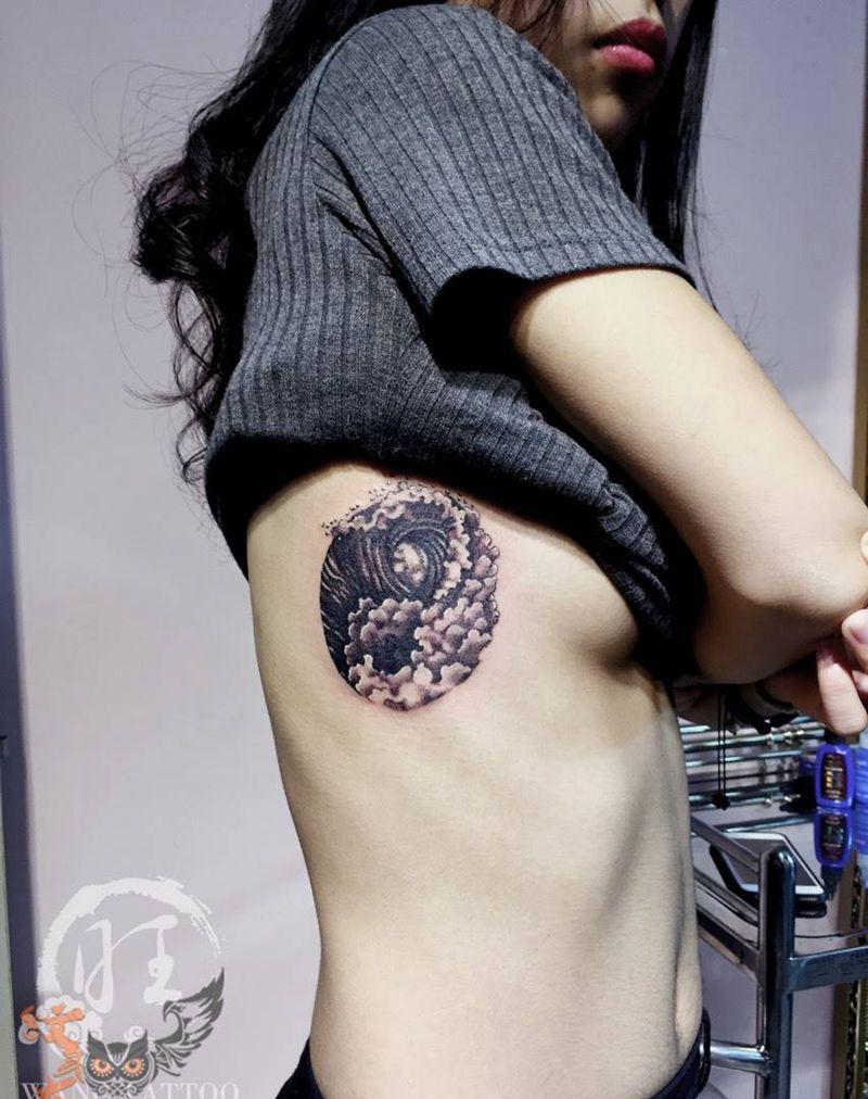 太极浪纹身图片_成品腰部欧美几何纹身图案