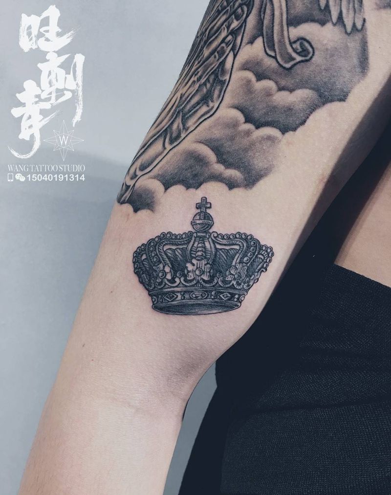 怀表皇冠纹身图片_手臂老传统欧美纹身图案