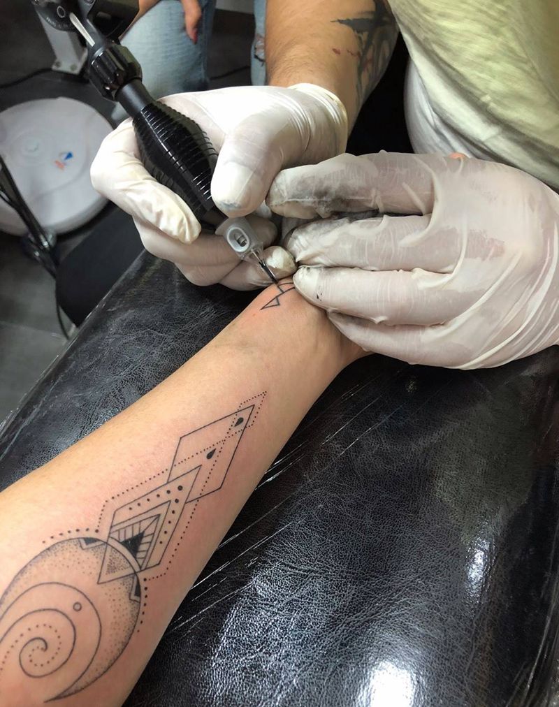 工作中纹身图片