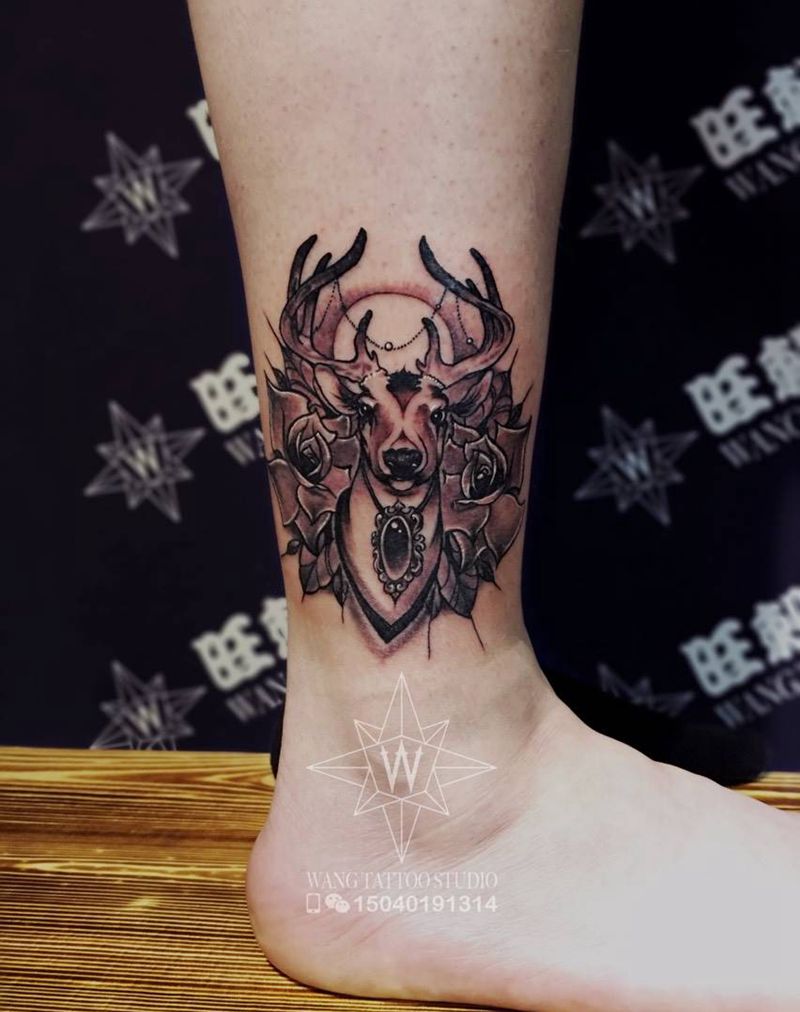 鹿头纹身图片_成品腿部欧美清新动物纹身图案