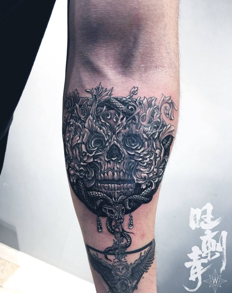 蛇盘骷髅花纹身图片_手臂欧美写实纹身图案