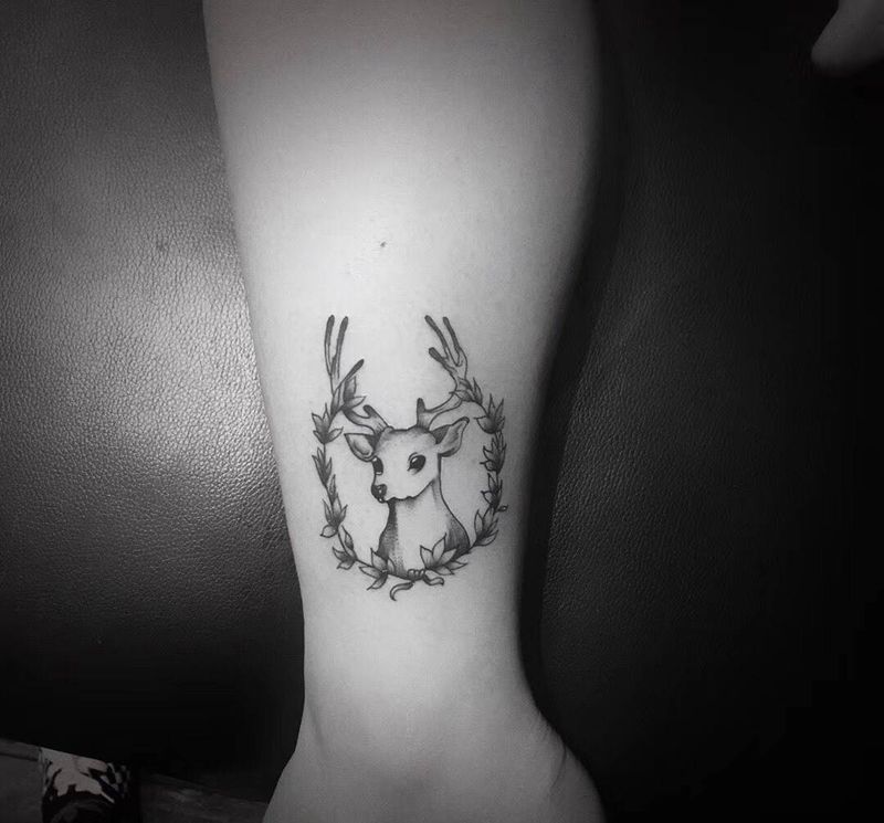 清新小鹿纹身图片