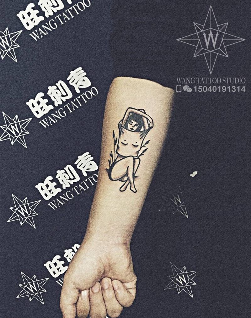 脱衣女子纹身图片_成品手臂欧美清新人物纹身图案
