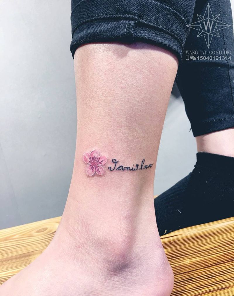 桃花纹身图片_成品脚踝欧美植物字符纹身图案