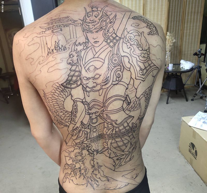 赵云纹身图片_背部新传统纹身图案