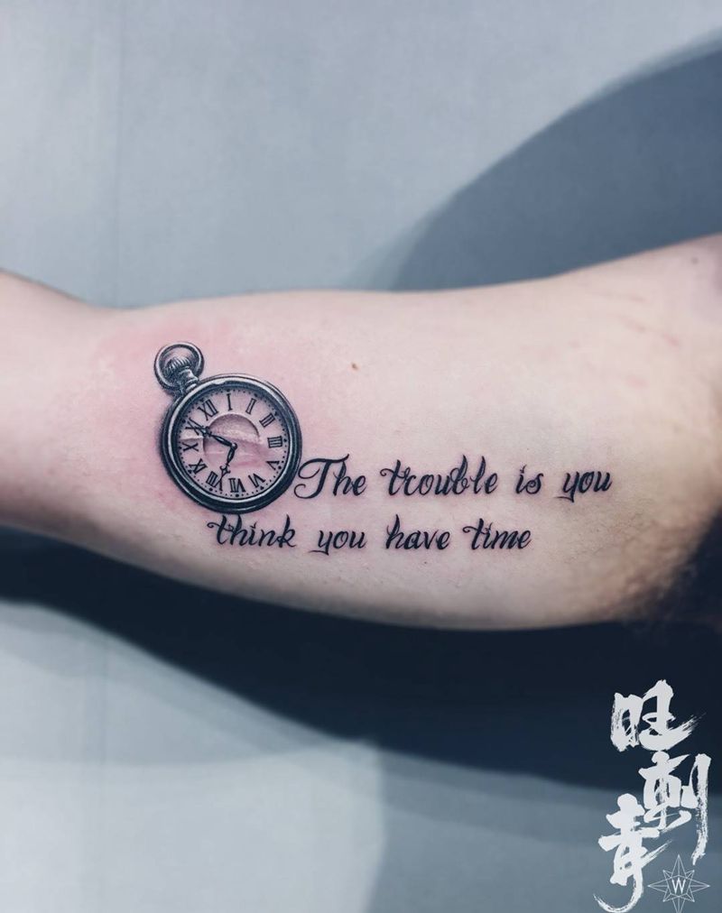 怀表纹身图片_手臂欧美写实纹身图案