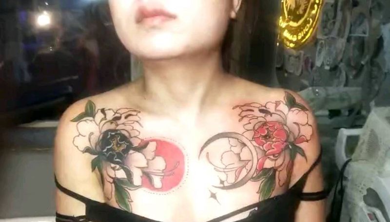 花胸纹身图片_胸部几何纹身图案