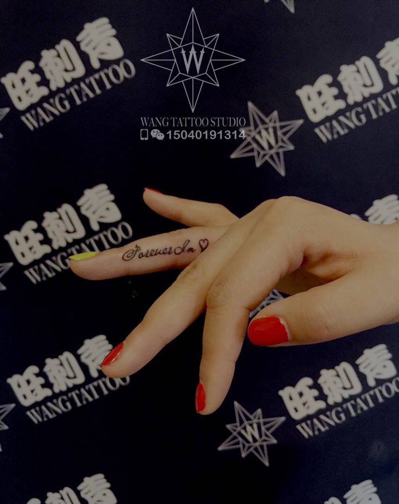 手指英文纹身图片_成品手部欧美清新字符纹身图案