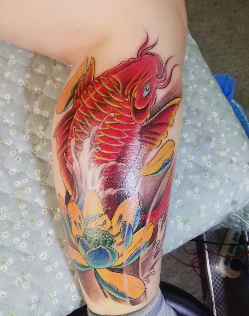 小腿鱼纹身图片_成品腿部传统动物纹身图案