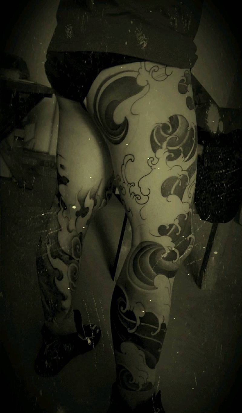 未完纹身图片_腿部老传统纹身图案