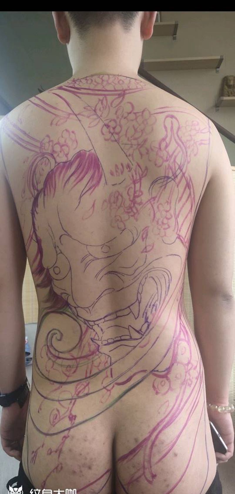 般若大满背纹身图片_背部新传统纹身图案