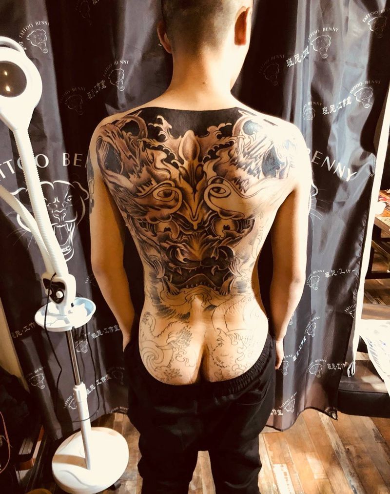 包臀未完纹身图片