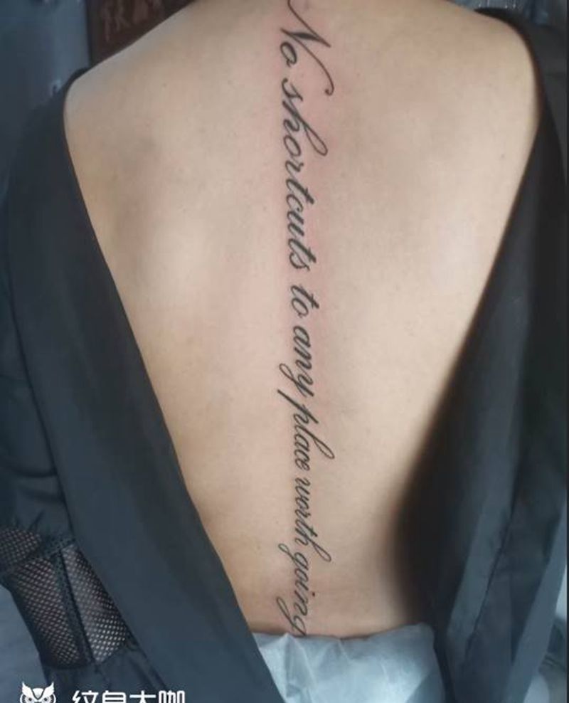 英文纹身图片_背部花体字纹身图案
