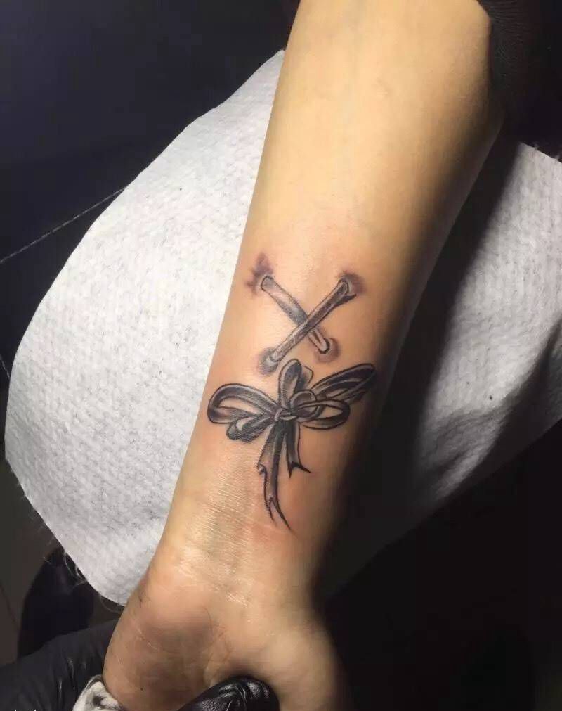 蝴蝶结纹身图片