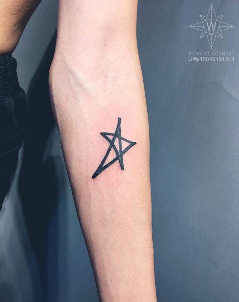 五角星纹身图片_成品手臂几何纹身图案