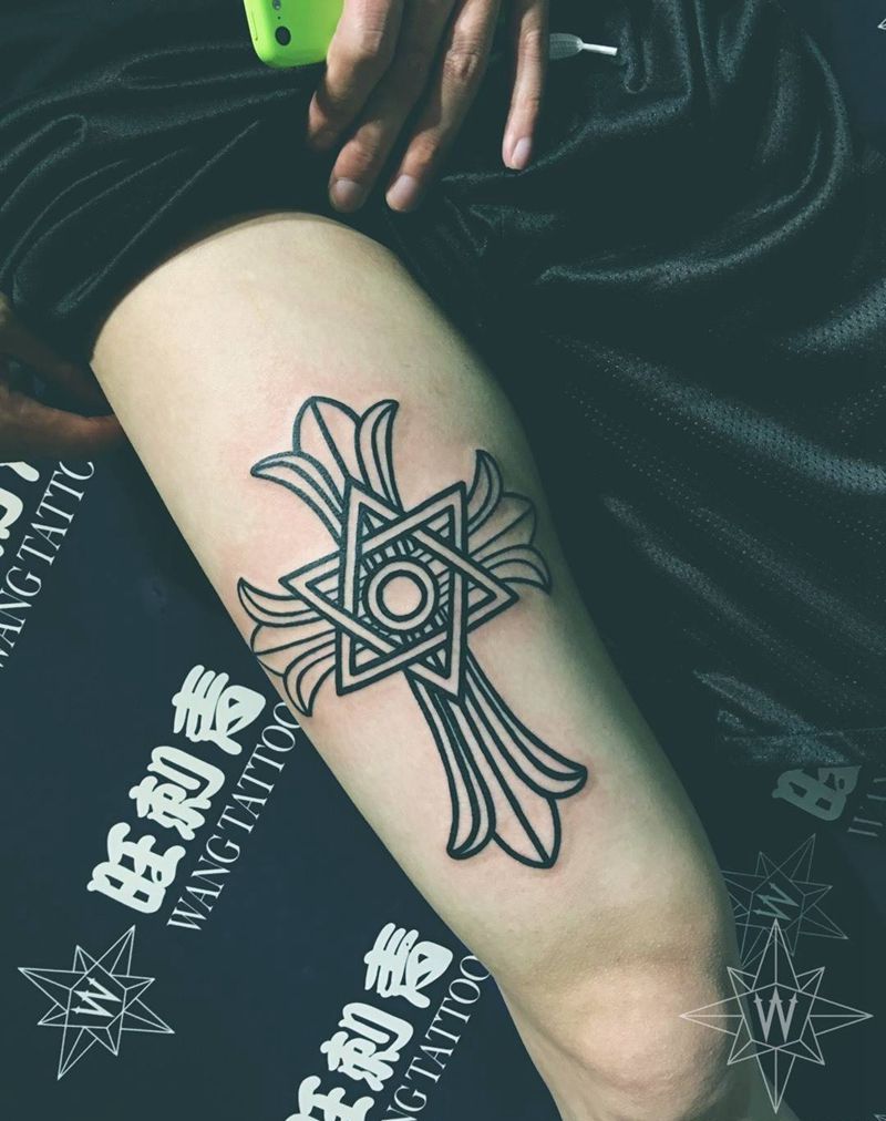 克罗心十字架✟纹身图片_成品腿部欧美几何纹身图案